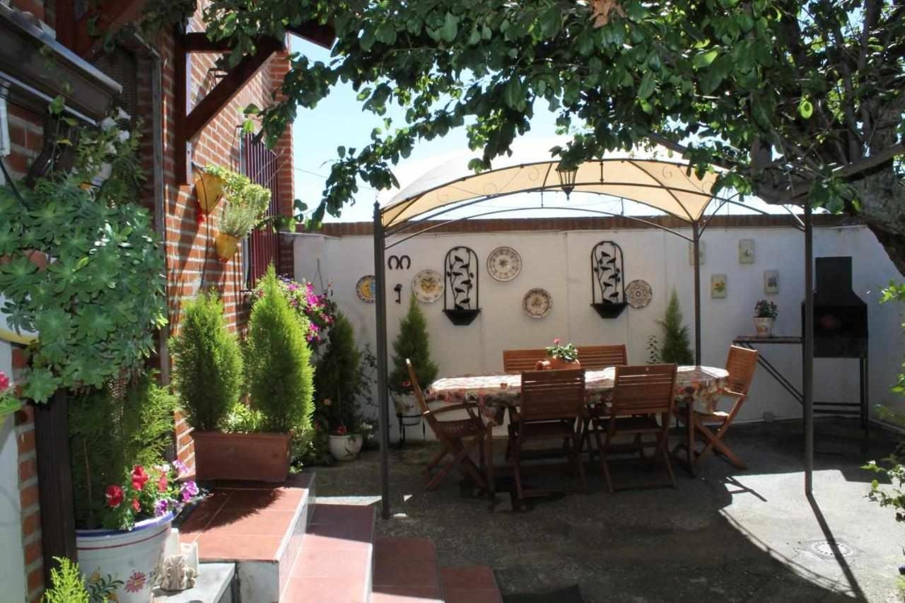 Alojamiento La Olmedana Olmedo Exterior photo