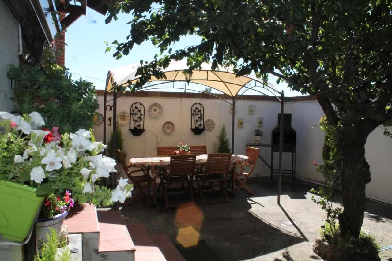 Alojamiento La Olmedana Olmedo Exterior photo